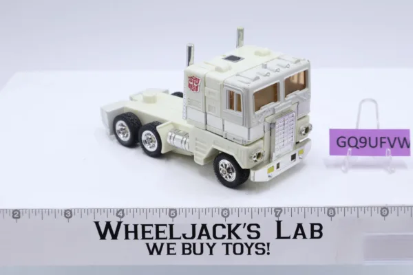 Ultra Magnus CAB ONLY RT 1986 G1 Transformers Freightliner COE Action Figure main image