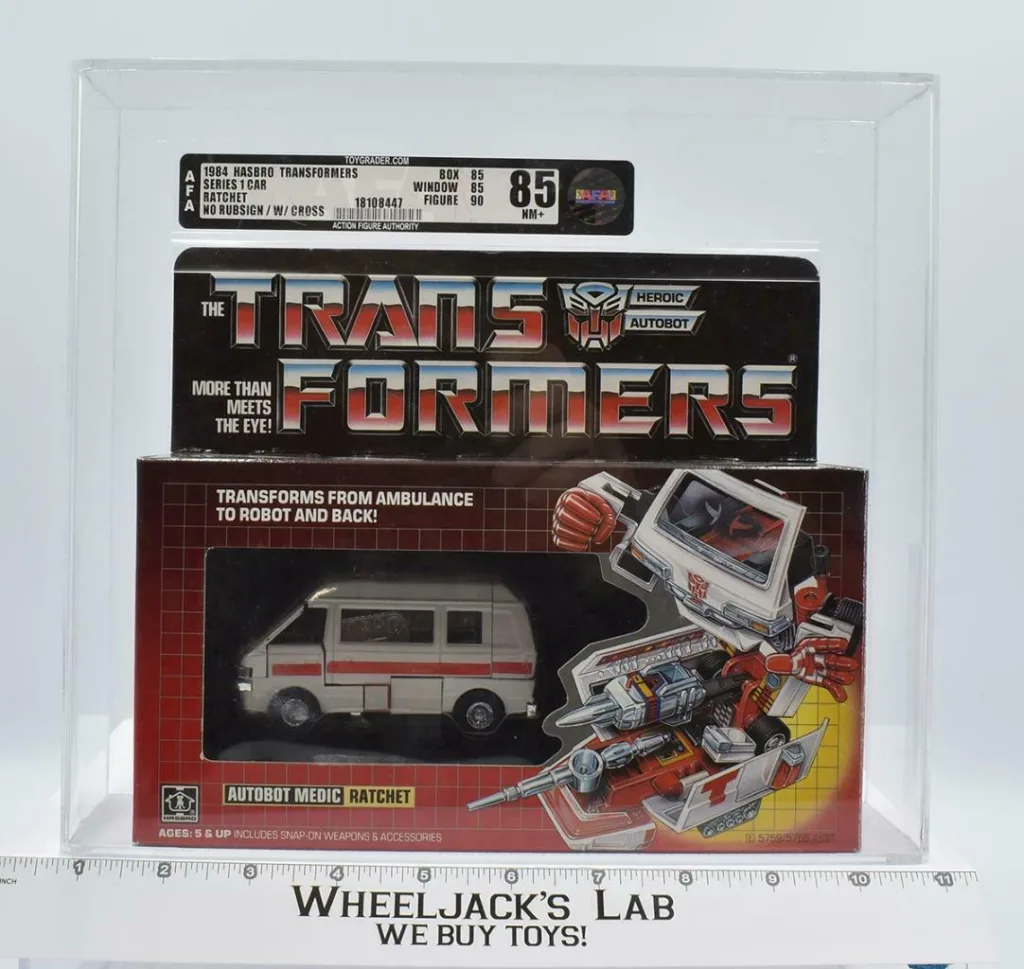 Ratchet AFA 85 85/85/90 1984 Vintage G1 Transformers Hasbro Figure