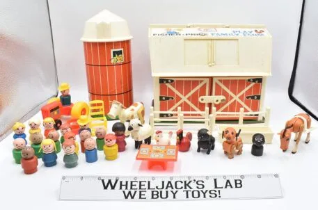 Family Play Farm Fisher Price Little People 