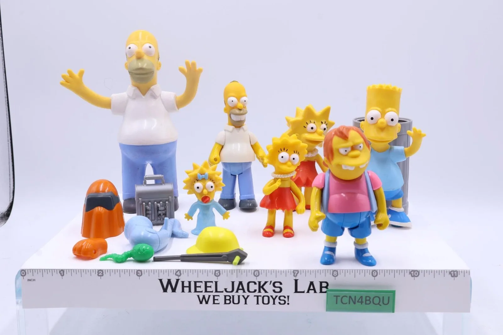 Mixed Lot of 15 The Simpsons Items; 7 Figures 8 Miscellaneous