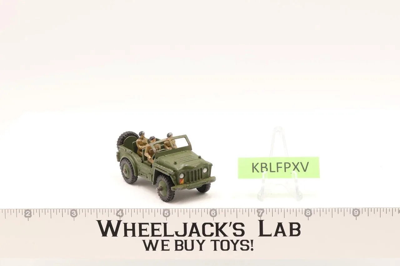 DINKY Toys Austin Champ #674 w/driver and 2 soldiers Meccano LTD Vintage England